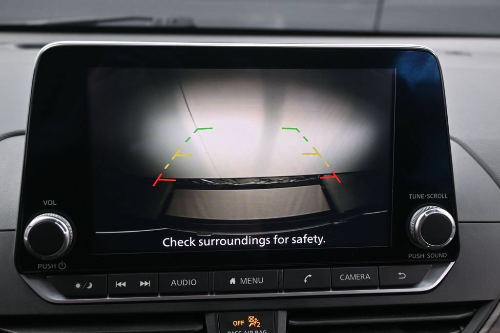 Used 2024 Nissan Altima 2.5 SV FWD image 16
