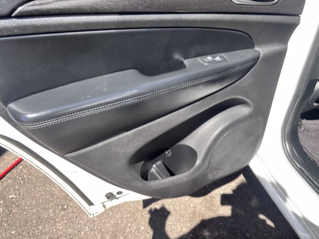 Used 2018 Jeep Grand Cherokee Altitude AWD/4WD image 36