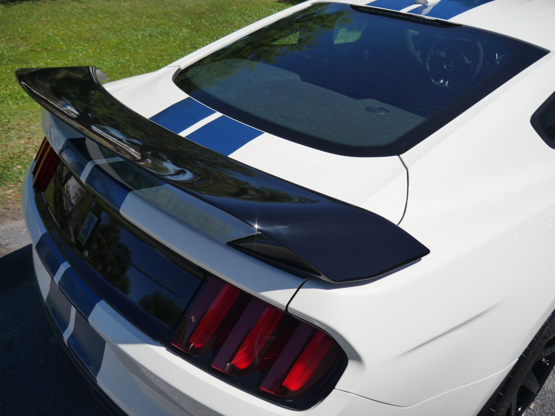 Used 2020 Ford Mustang Shelby GT350R w/ GT350R Equipment Group 920A RWD image 66