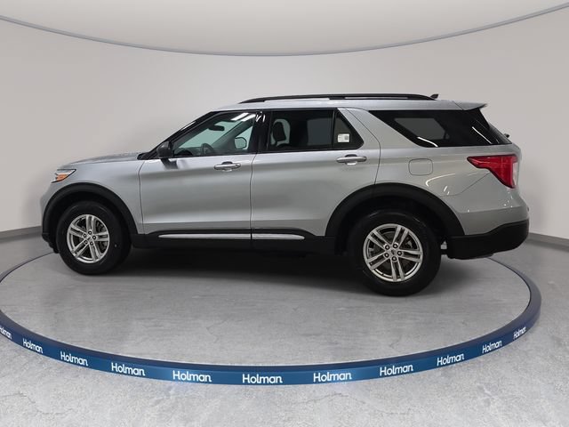 Used 2023 Ford Explorer XLT AWD/4WD image 9