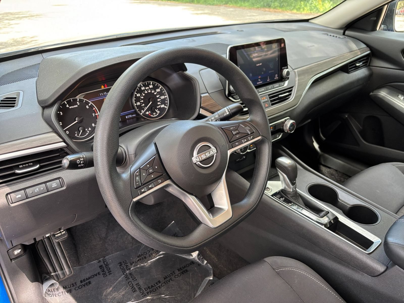 Used 2025 Nissan Altima 2.5 SV FWD image 29
