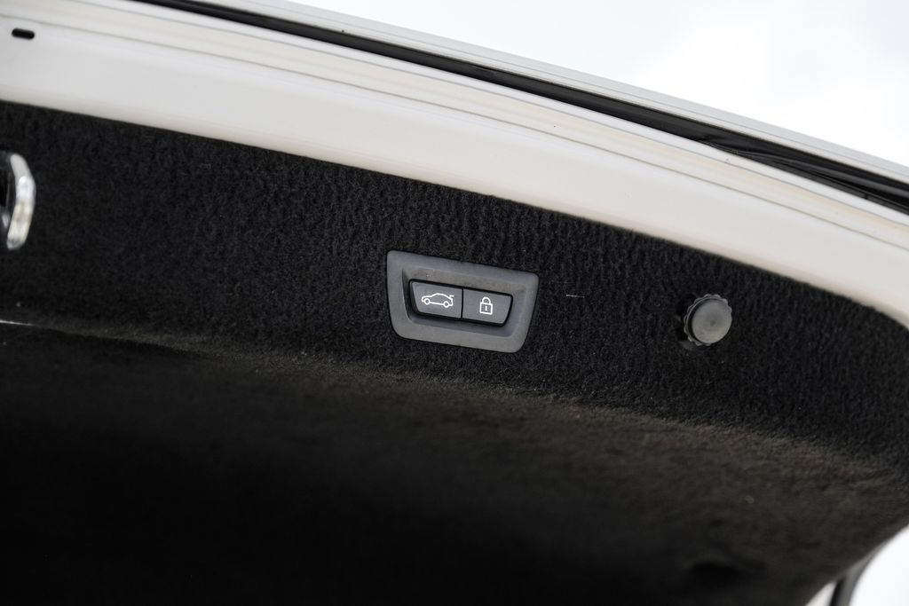 Used 2020 BMW 740i w/ Premium Package RWD image 68