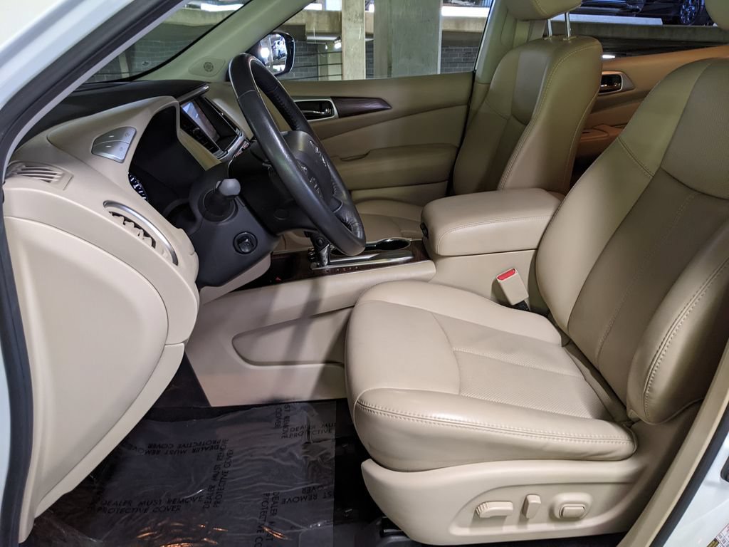 Used 2017 Nissan Pathfinder Platinum FWD image 11