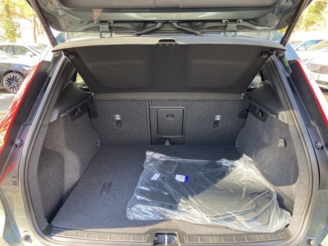 New 2026 Volvo XC40 B5 Ultra w/ Climate Package image 18