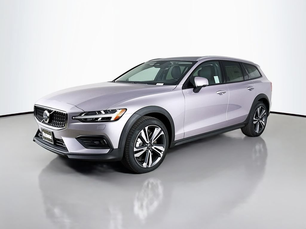 New 2026 Volvo V60 B5 Cross Country Plus w/ Climate Package AWD/4WD image 3