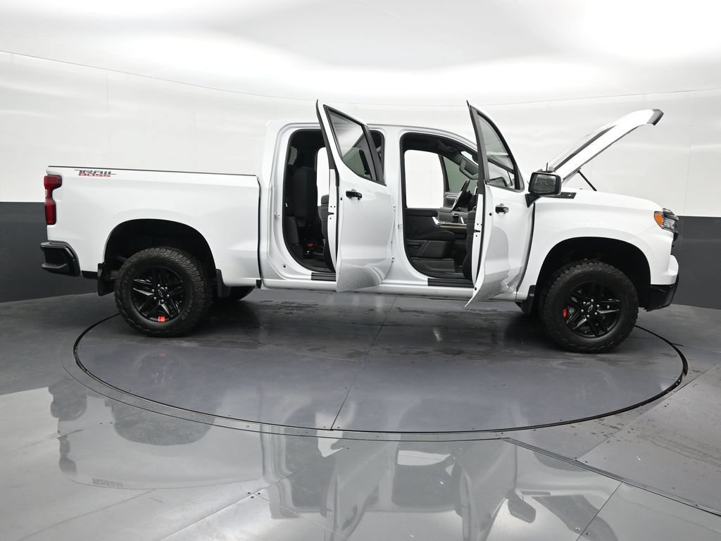 Used 2024 Chevrolet Silverado 1500 LT Trail Boss AWD/4WD image 32
