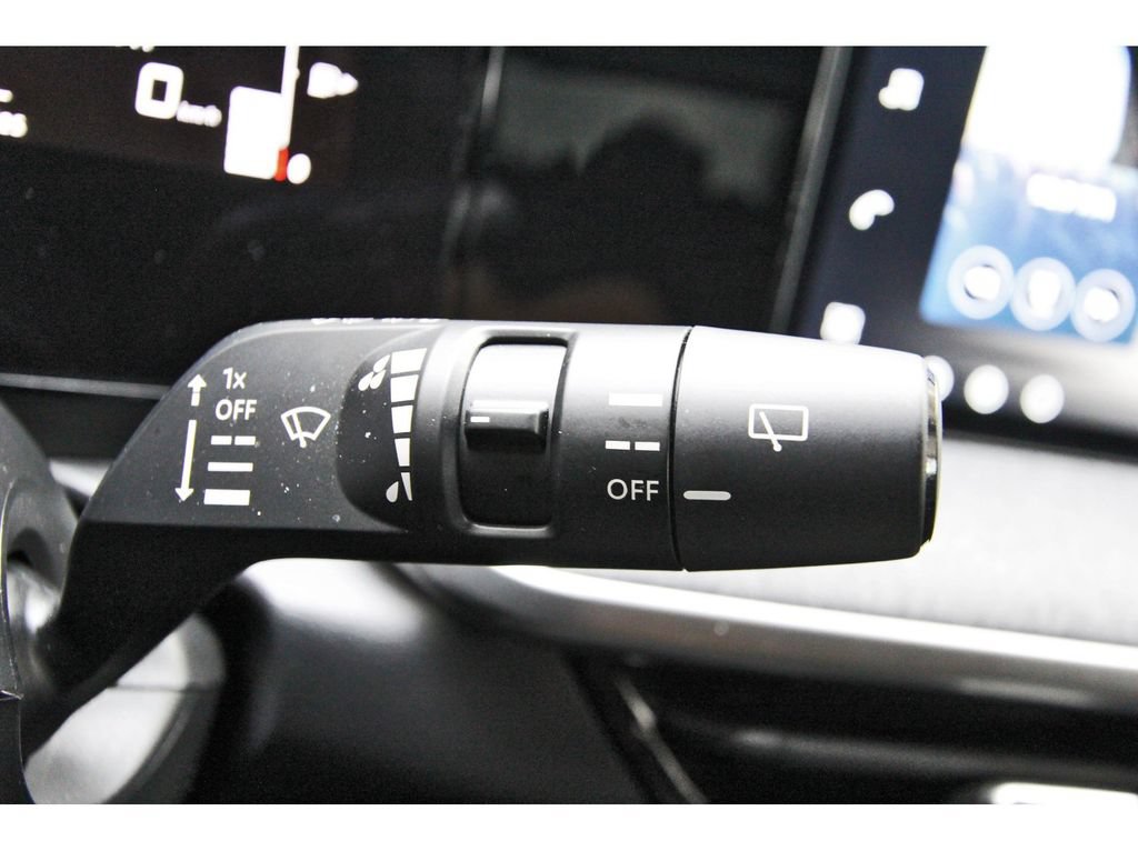 Used 2026 Nissan Kicks SV FWD image 16