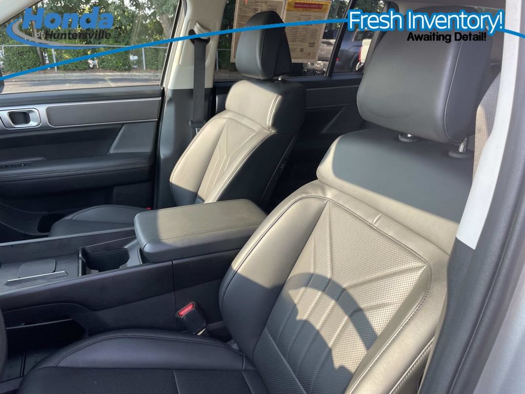 Used 2025 Hyundai Santa Fe SEL FWD image 22