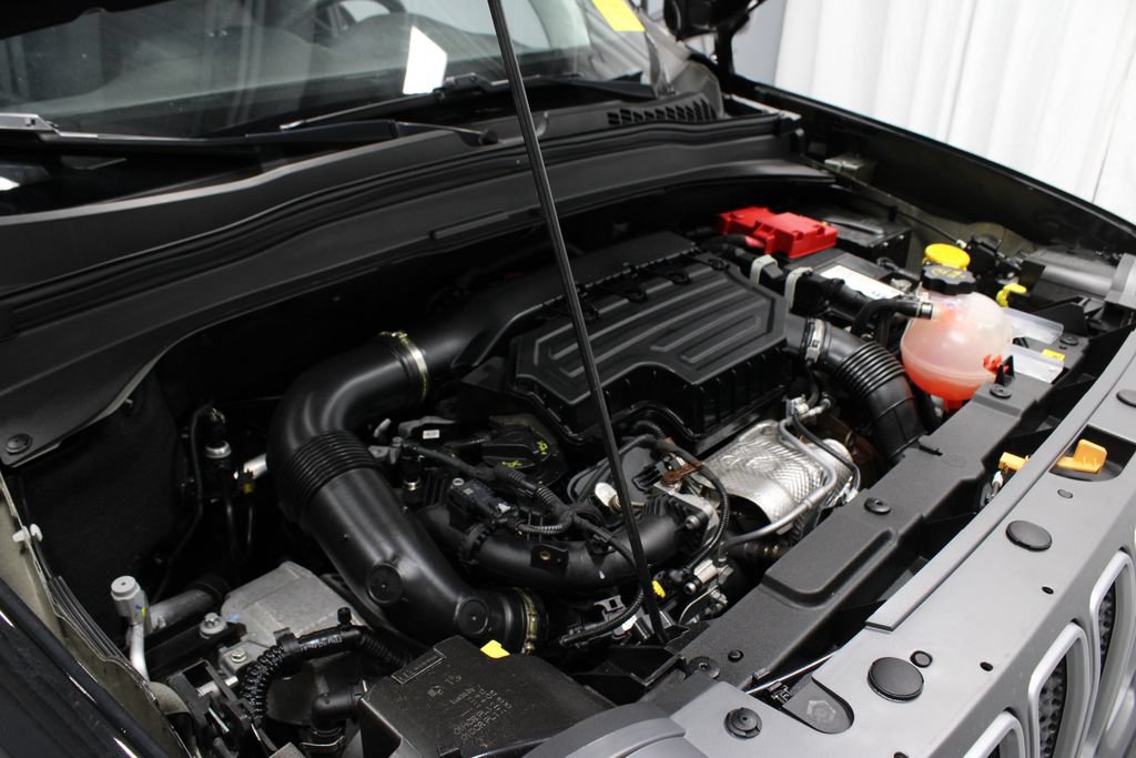 Used 2022 Jeep Renegade Limited AWD/4WD image 15