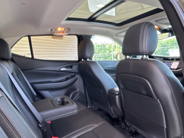 Used 2020 Buick Encore GX Essence w/ Experience Buick Package AWD/4WD image 5