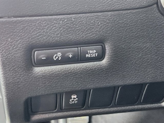 Used 2018 Nissan Murano SV FWD image 11