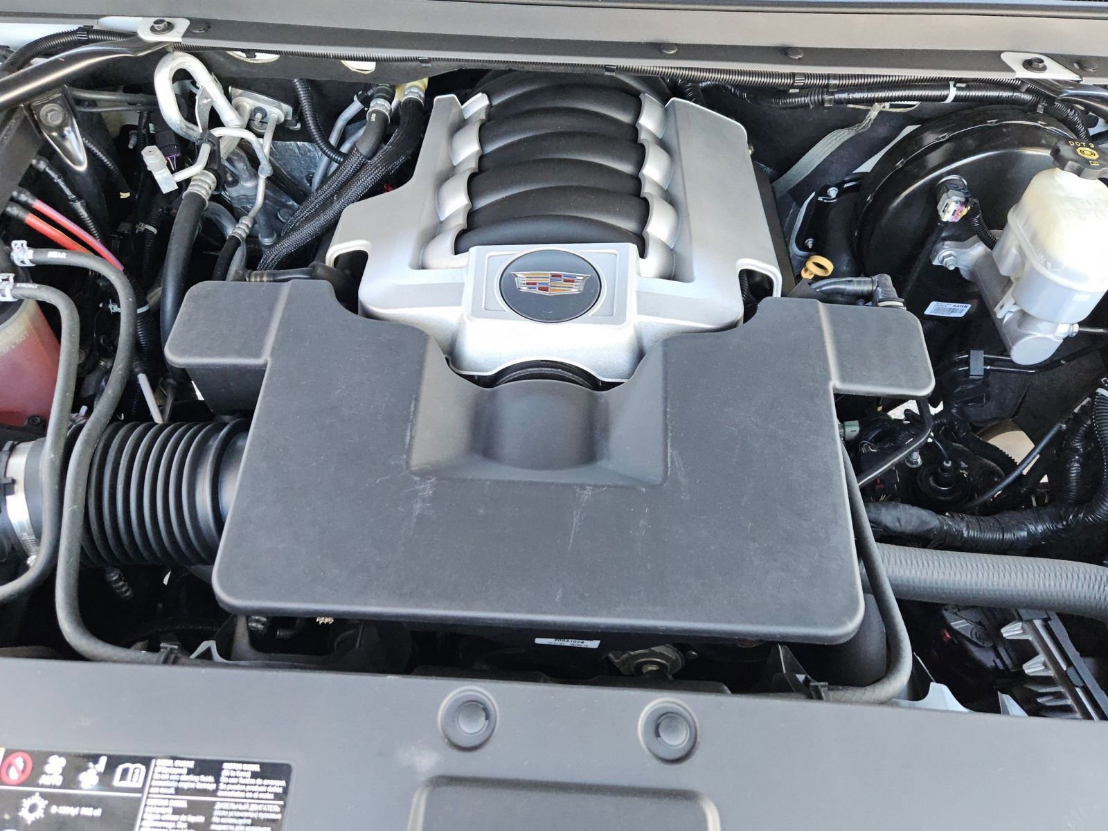 Used 2020 Cadillac Escalade Premium Luxury image 31