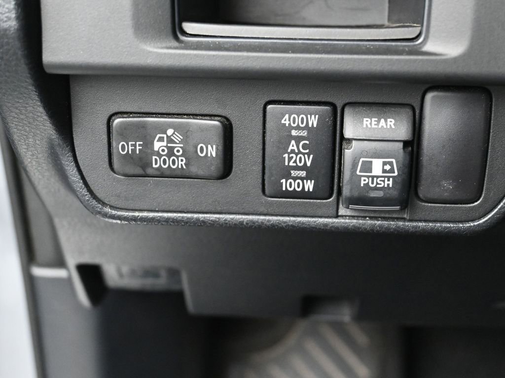 Certified 2017 Toyota Tacoma Limited w/ Tow Package RWD image 15