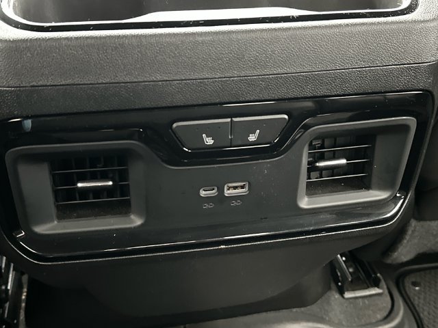 Used 2024 GMC Sierra 2500 AT4 w/ AT4 Preferred Package AWD/4WD image 16