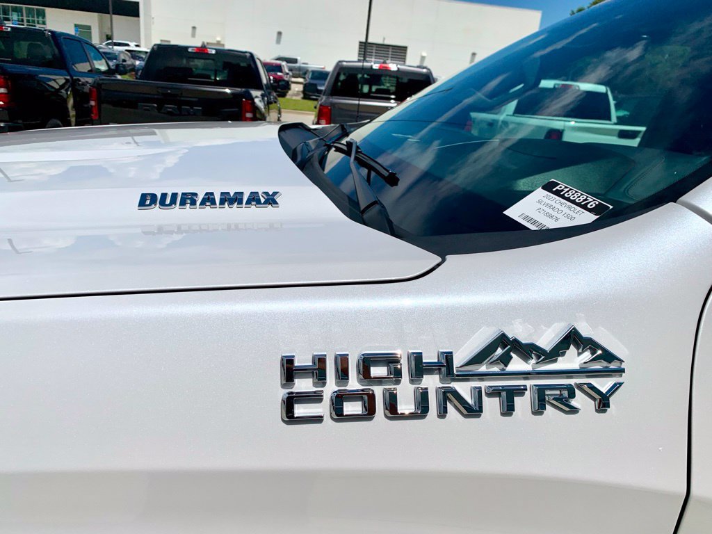 Used 2023 Chevrolet Silverado 1500 High Country w/ Technology Package AWD/4WD image 10