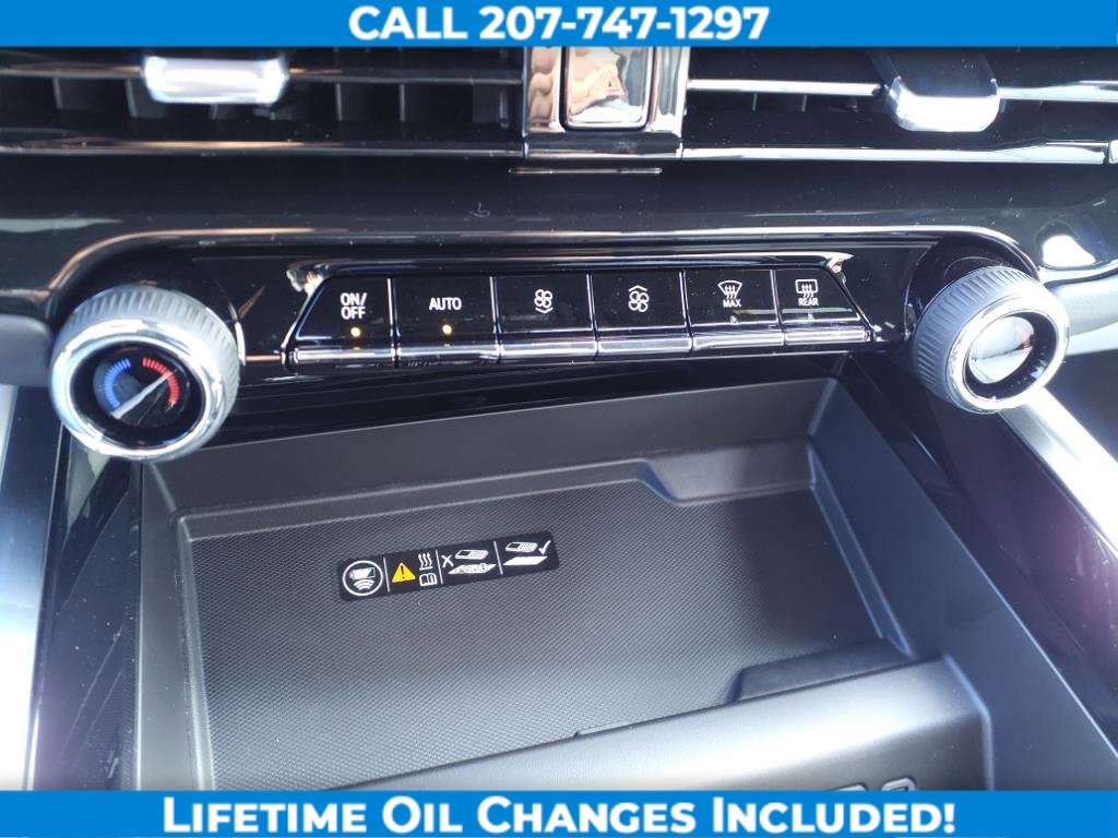 Used 2025 Chevrolet Suburban Premier image 13