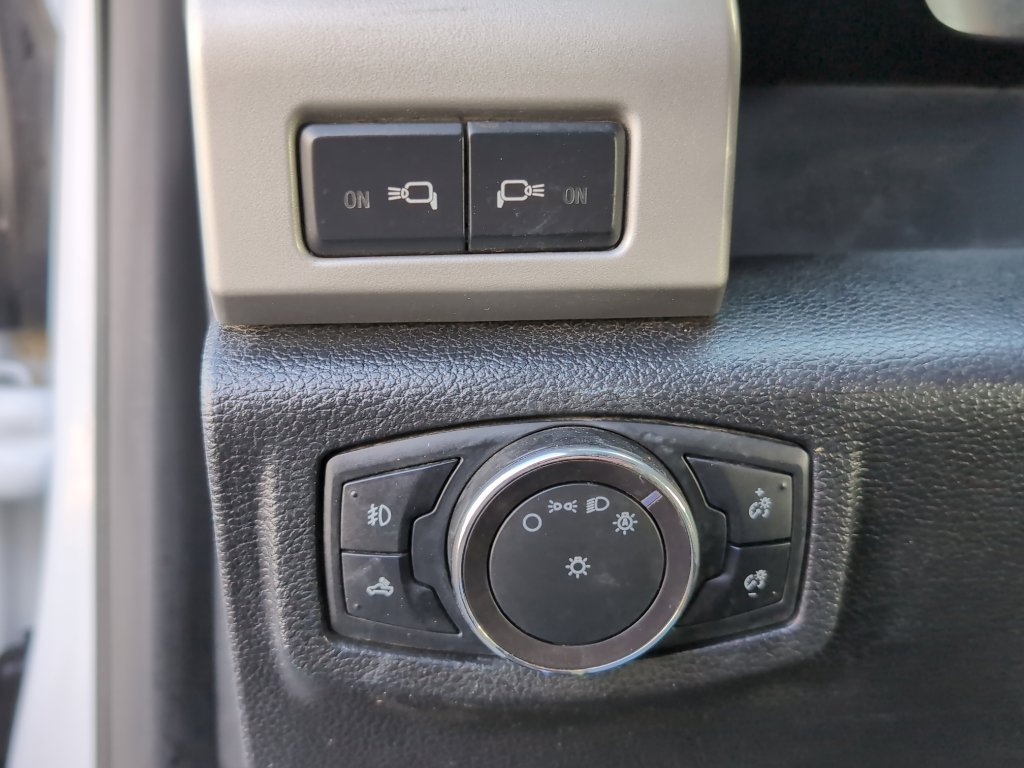 Used 2017 Ford F250 Lariat w/ Chrome Package image 14