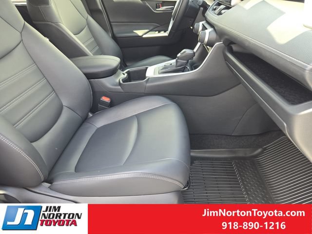 Used 2025 Toyota RAV4 XLE Premium AWD/4WD image 16