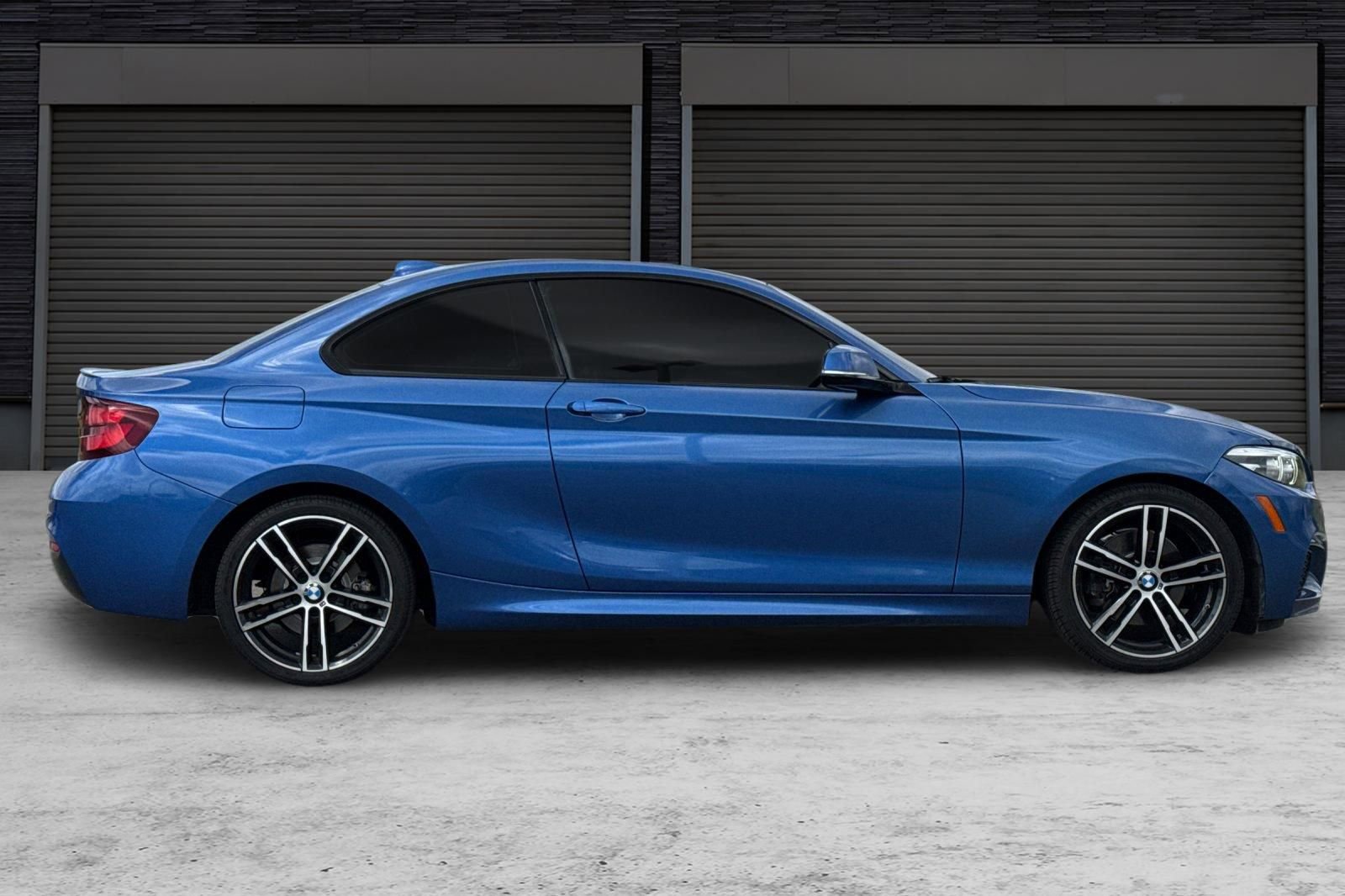 Used 2020 BMW 230i Coupe w/ M Sport Package image 3