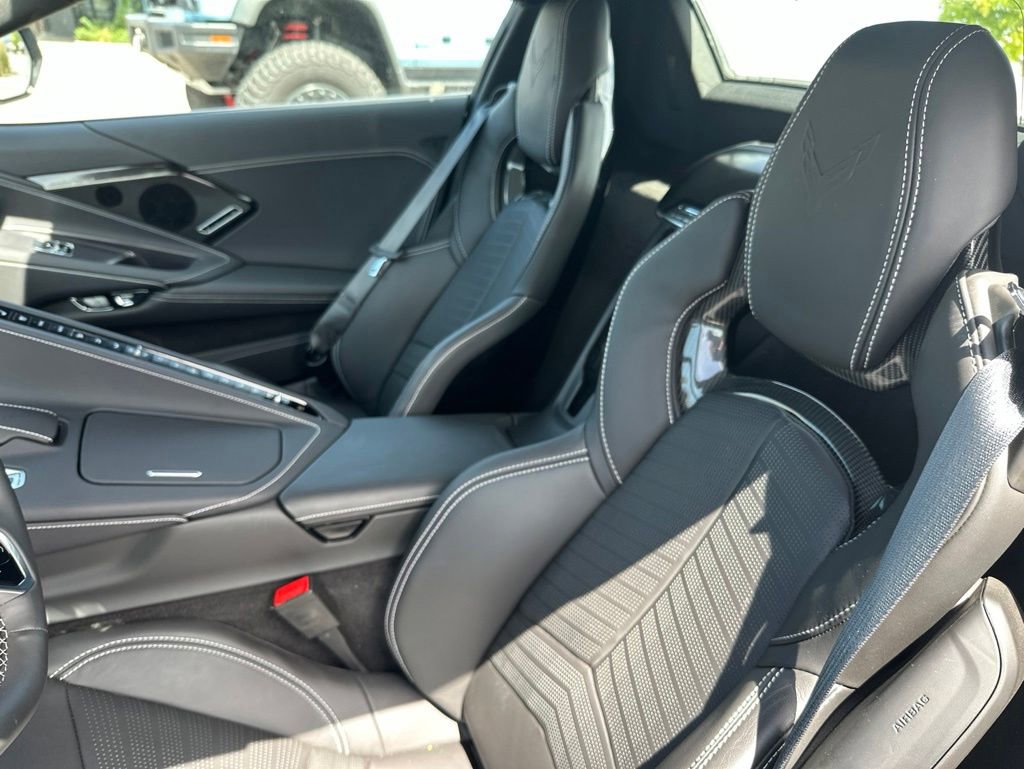 Used 2025 Chevrolet Corvette Stingray Preferred Conv w/ Z51 Performance Package RWD image 15