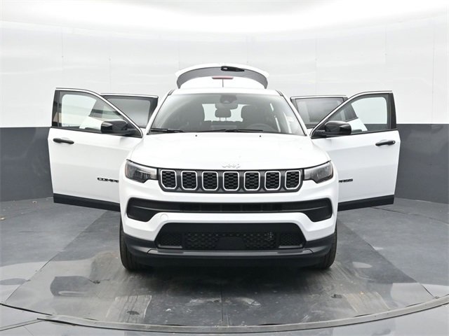 Used 2025 Jeep Compass Sport image 47