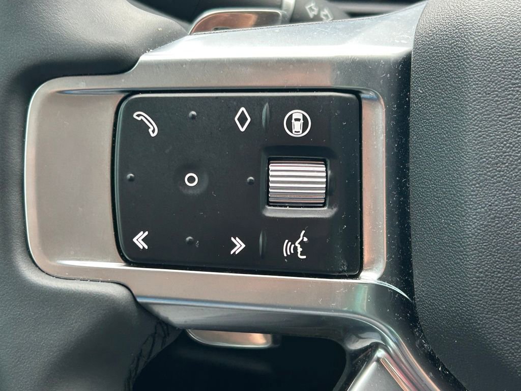 Used 2024 Land Rover Discovery Dynamic SE image 42