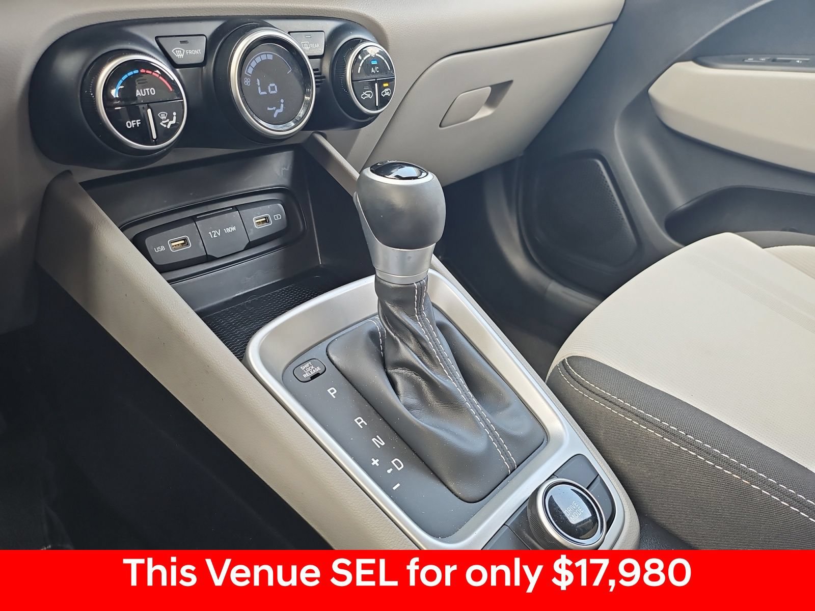 Used 2022 Hyundai Venue SEL FWD image 24