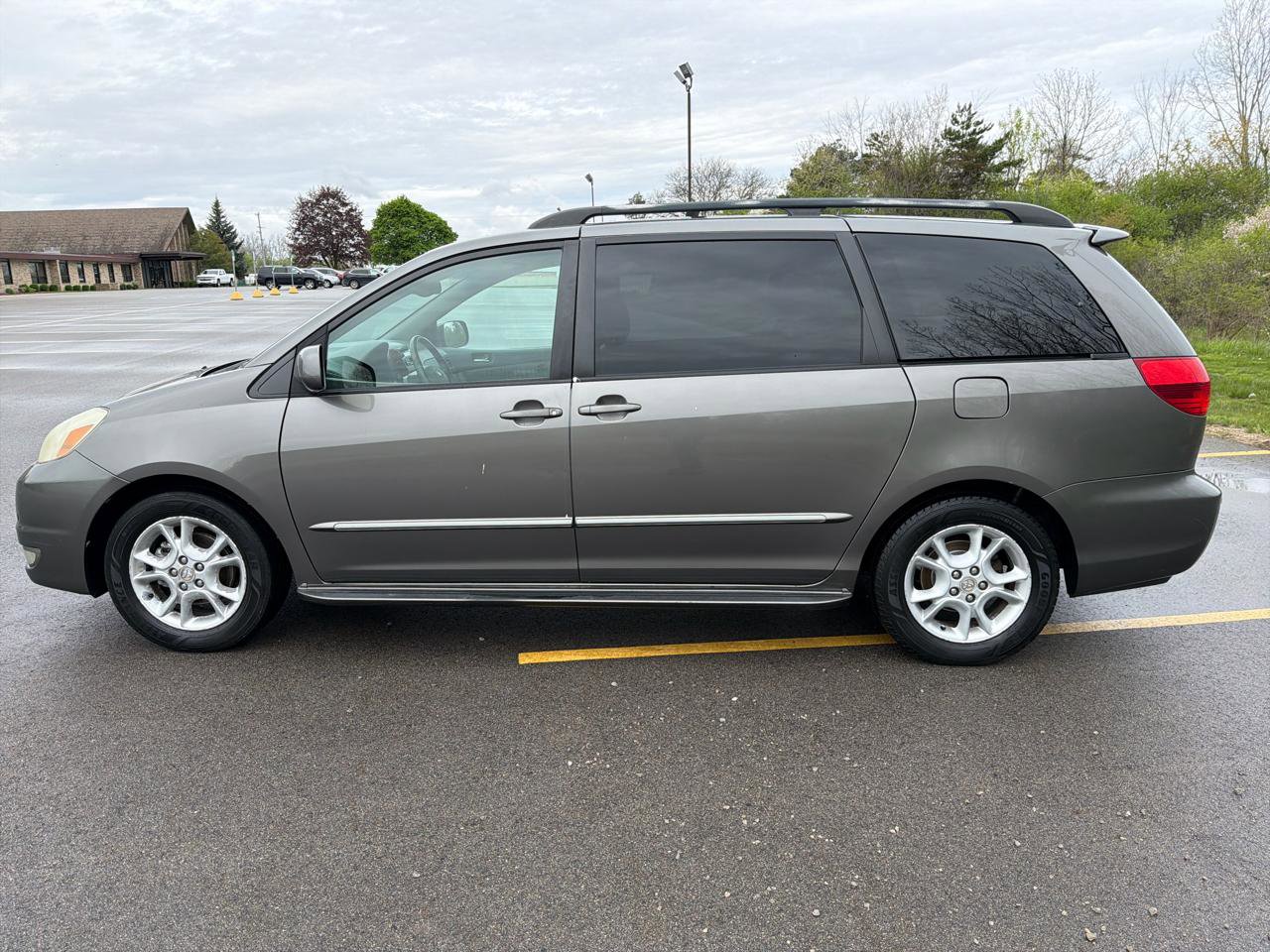 Used 2004 Toyota Sienna FWD image 8