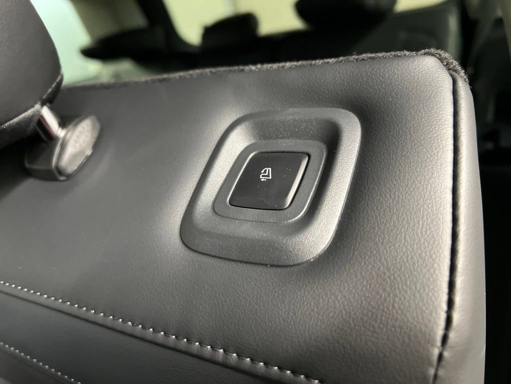 Used 2026 Lincoln Navigator Premiere AWD/4WD image 33