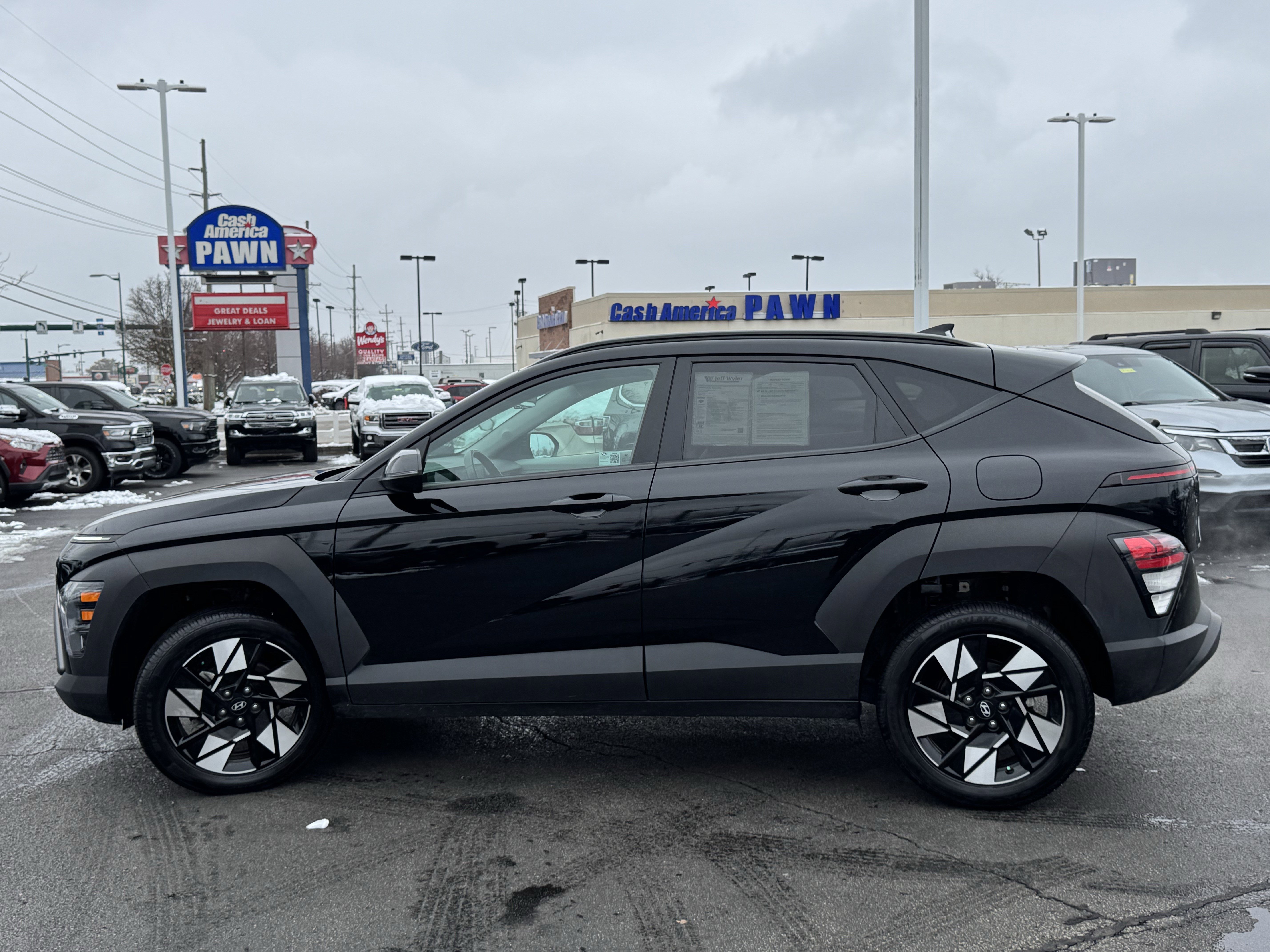Used 2024 Hyundai Kona SEL w/ Convenience Package image 16