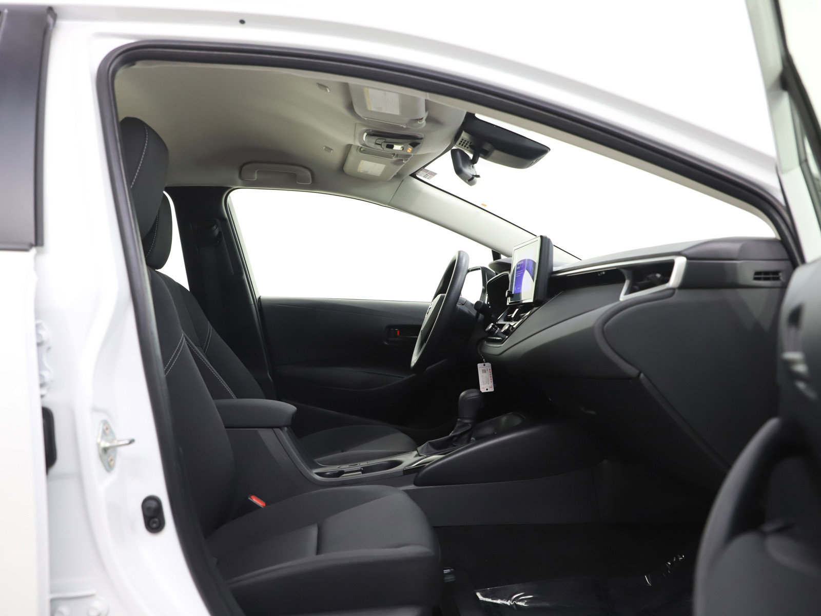 Used 2026 Toyota Corolla LE FWD image 11