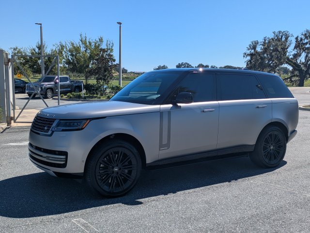 Used 2025 Land Rover Range Rover Long Wheelbase Autobiography AWD/4WD image 3