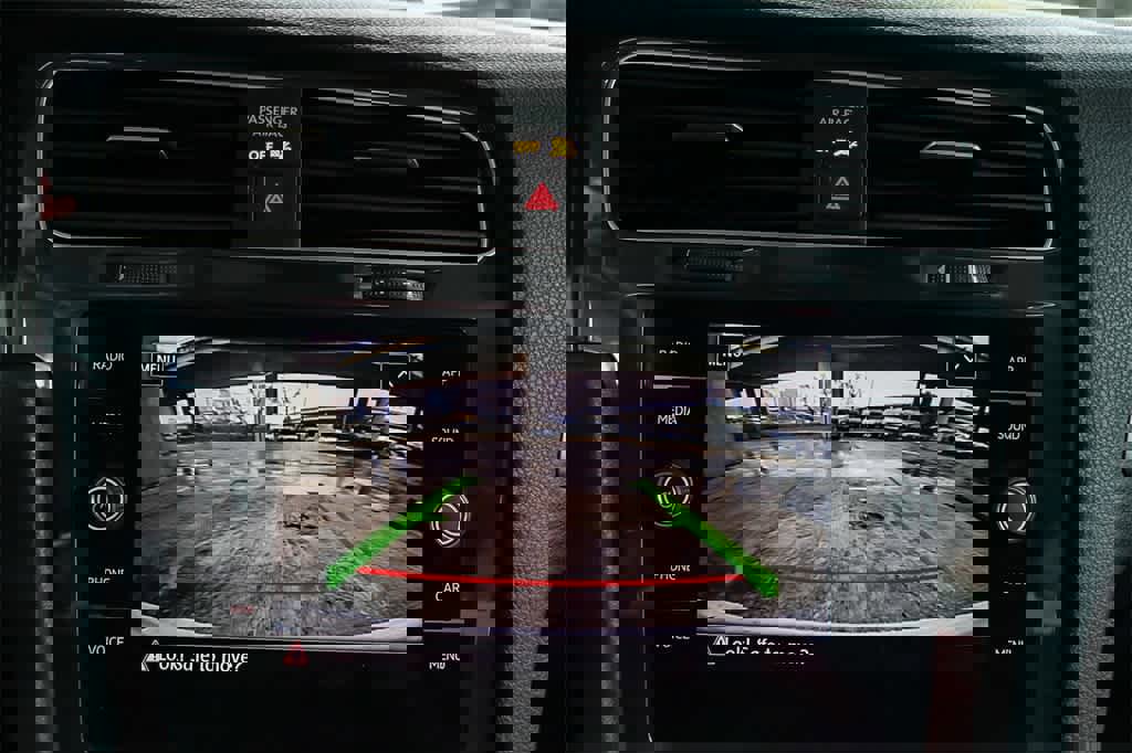 Used 2019 Volkswagen e-Golf SE w/ Driver Assistance Package image 24