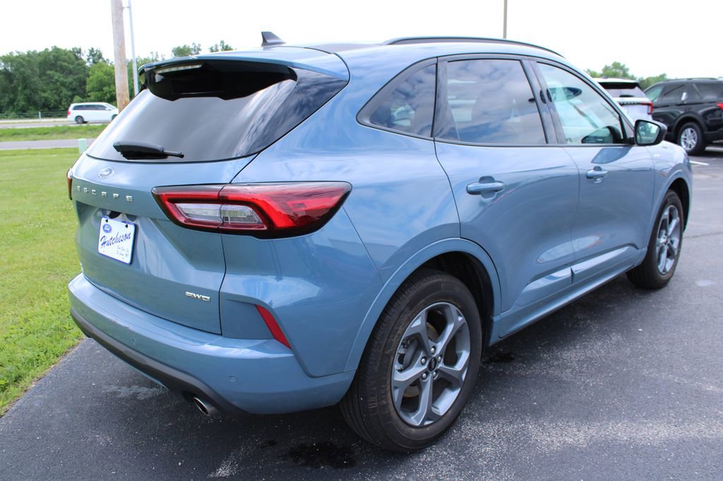 Used 2024 Ford Escape ST-Line w/ Tech Pack #1 AWD/4WD image 15