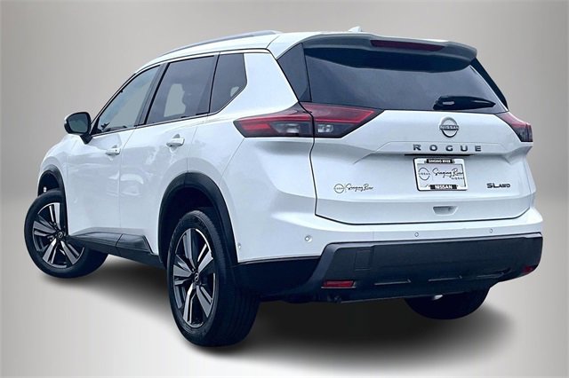 Certified 2025 Nissan Rogue SL w/ SL Premium Package image 4