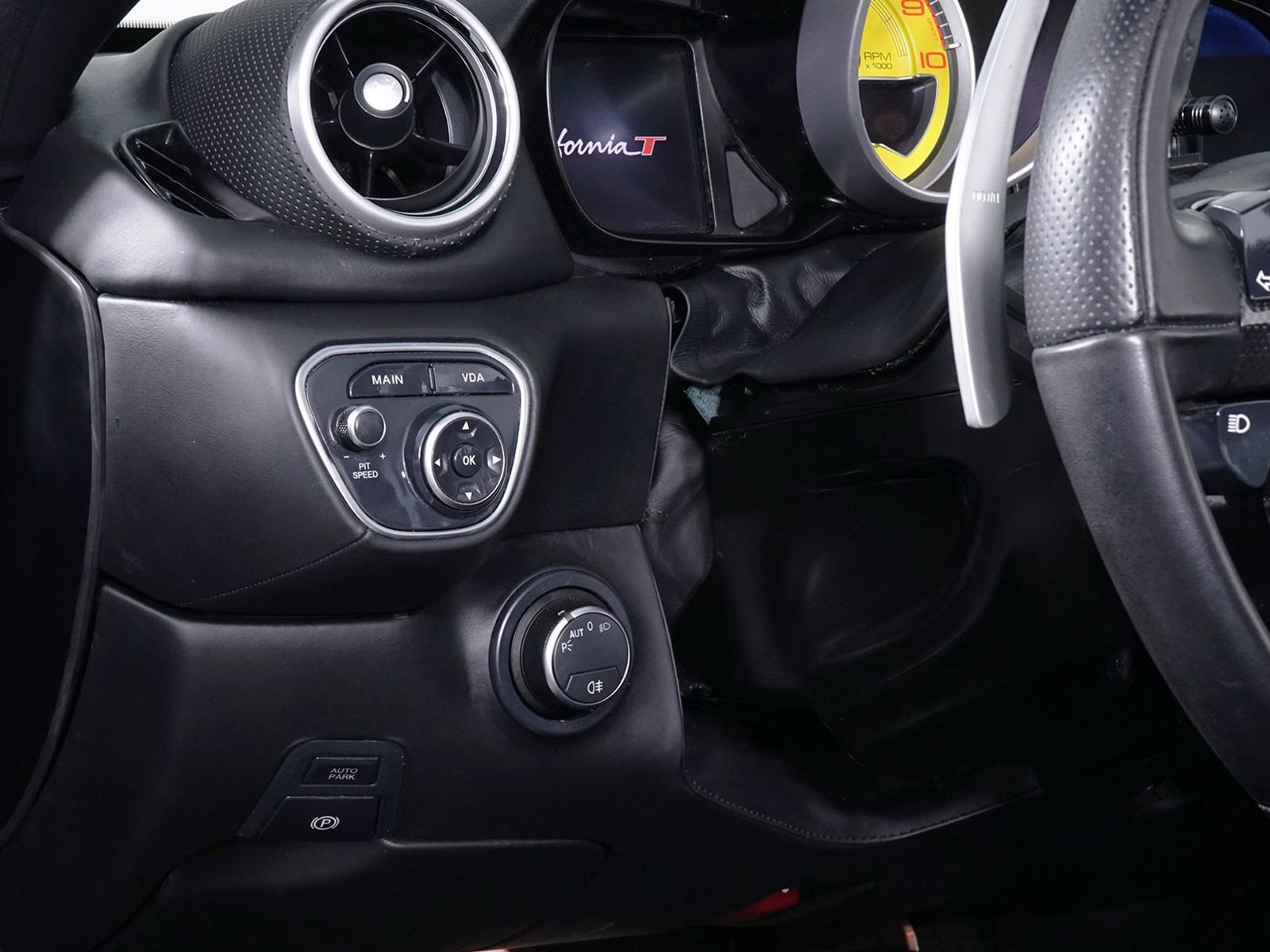 Used 2016 Ferrari California T image 34