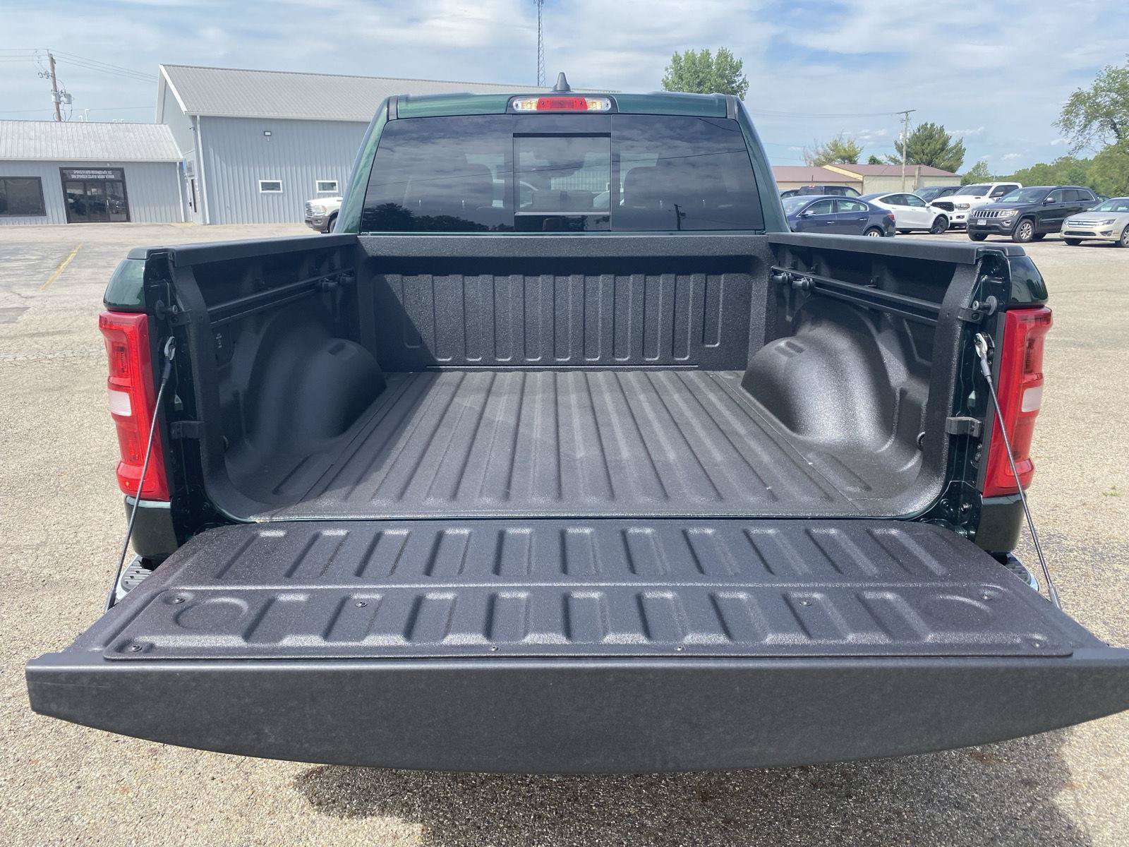 New 2026 RAM 1500 Laramie w/ Chrome Appearance Group AWD/4WD image 33