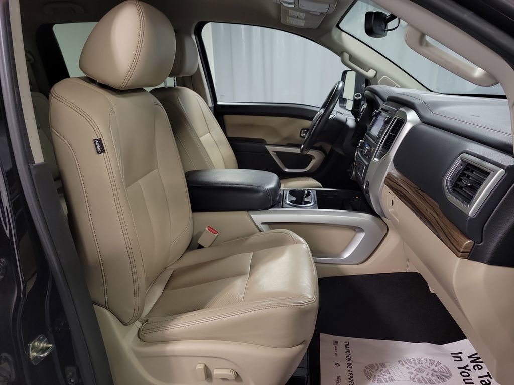 Used 2016 Nissan Titan SL image 25