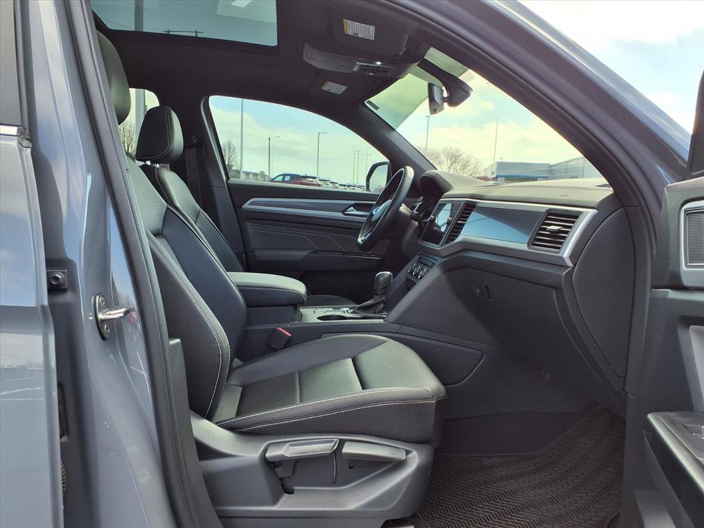 Used 2021 Volkswagen Atlas Cross Sport SE image 25