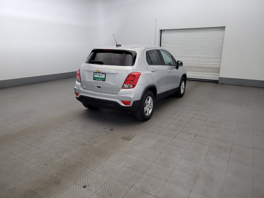 Used 2021 Chevrolet Trax LS w/ Tint and Cruise Package FWD image 9