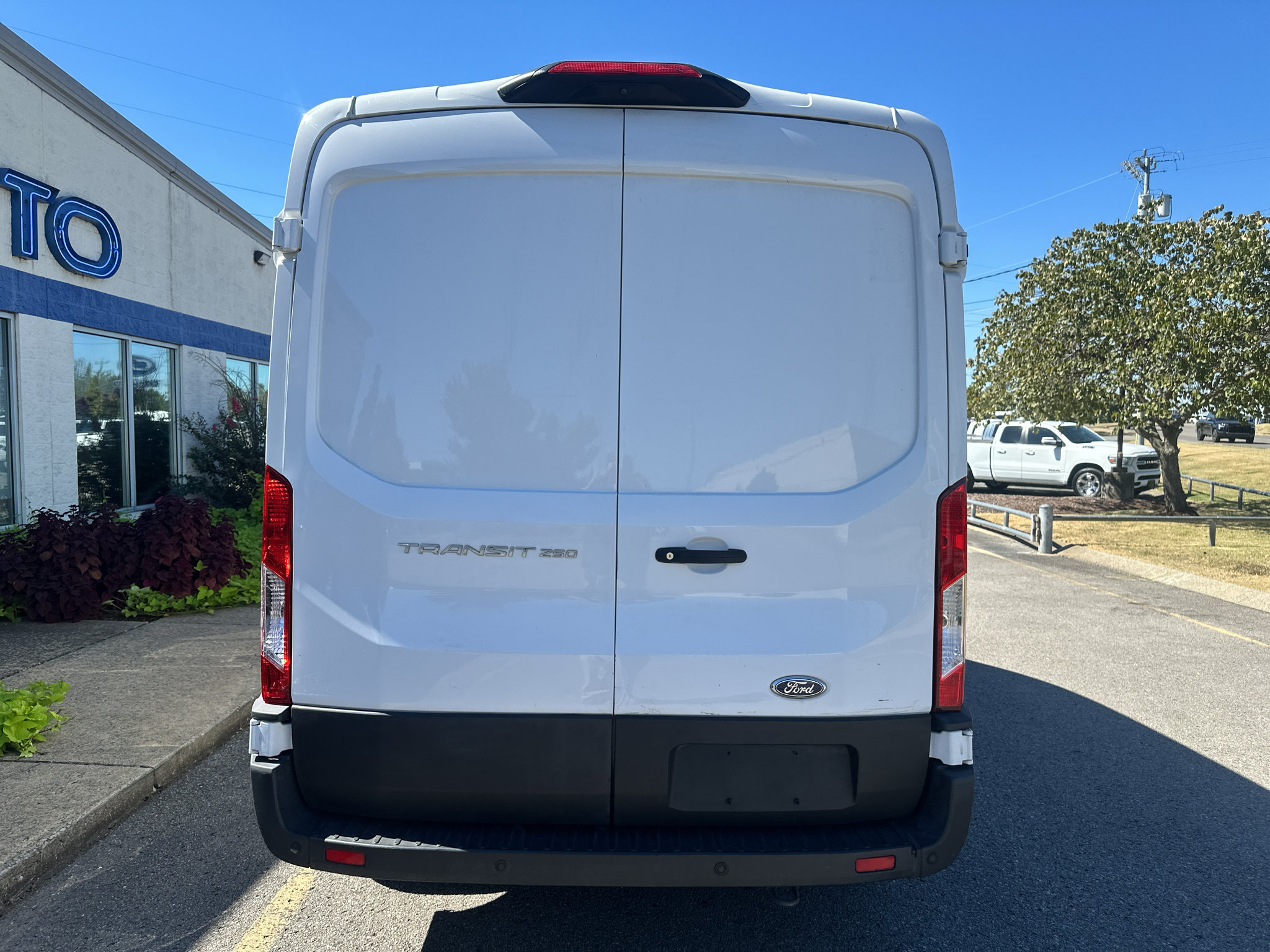 Used 2023 Ford Transit 250 Medium Roof w/ Load Area Protection Package RWD image 5