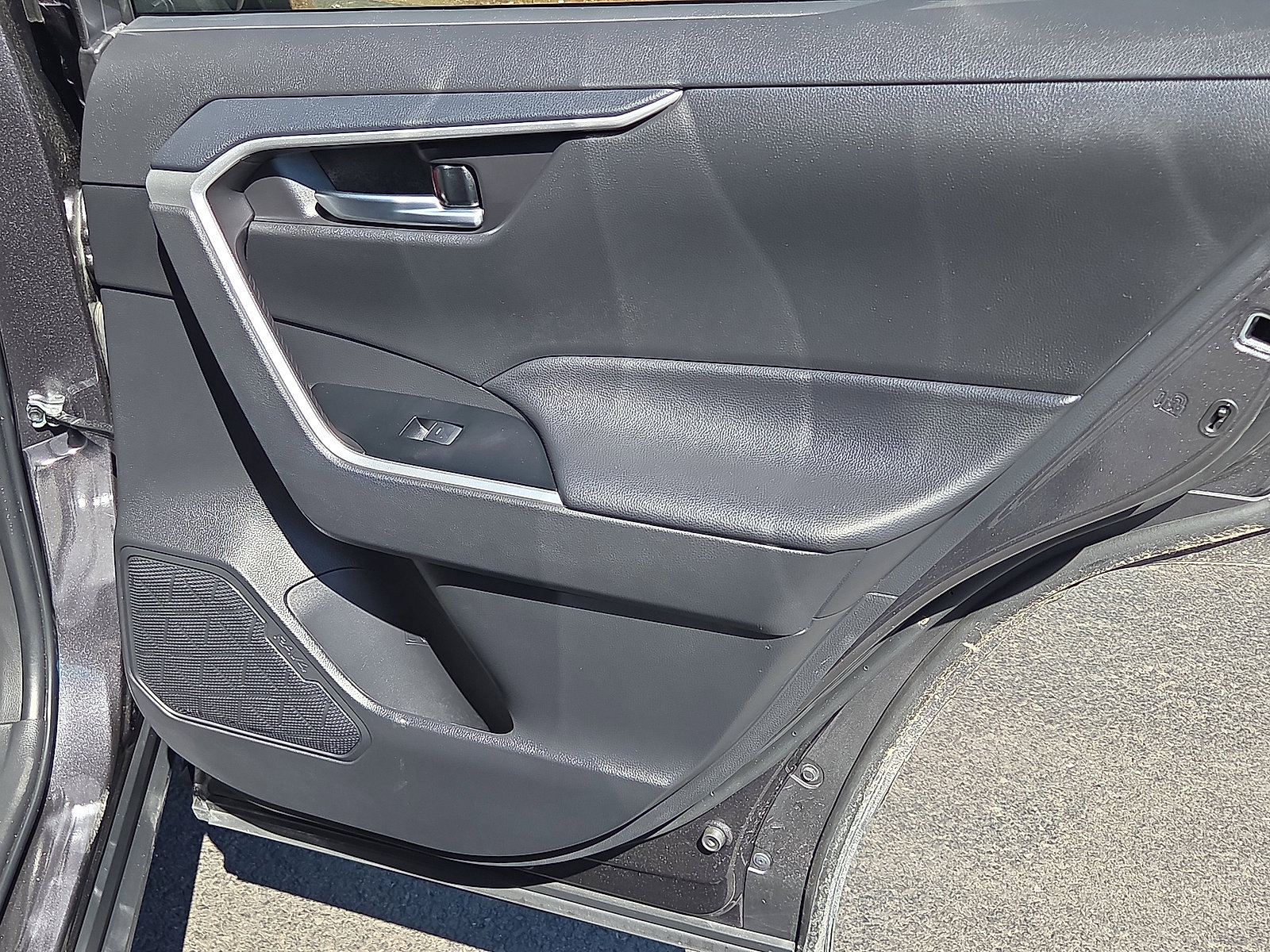 Used 2025 Toyota RAV4 XLE w/ Convenience Package image 19