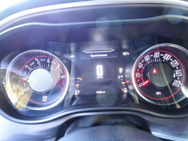 Used 2019 Dodge Challenger SXT image 15