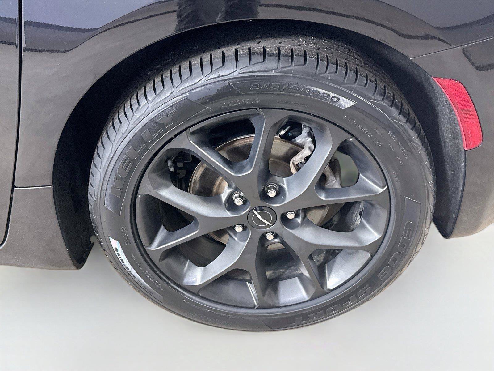 Used 2025 Chrysler Pacifica Limited FWD image 32