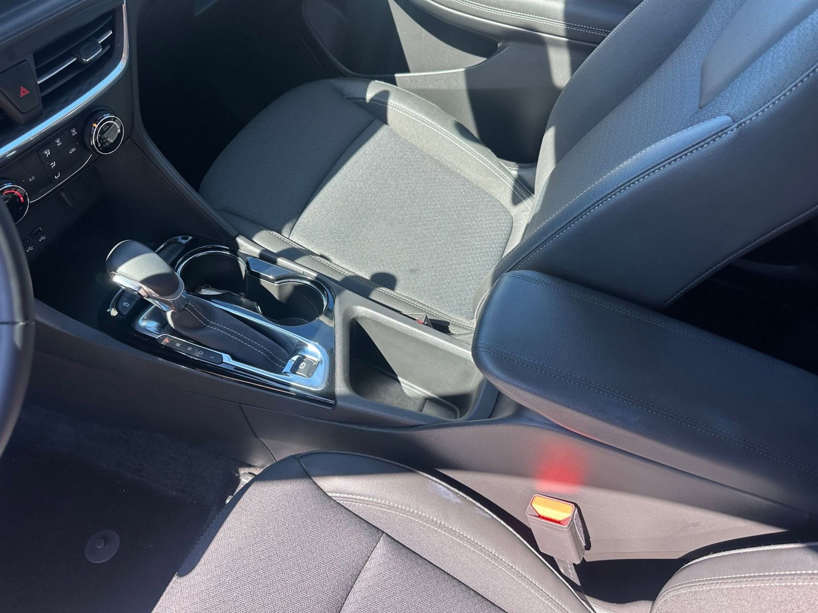 Used 2025 Buick Encore GX Preferred image 39