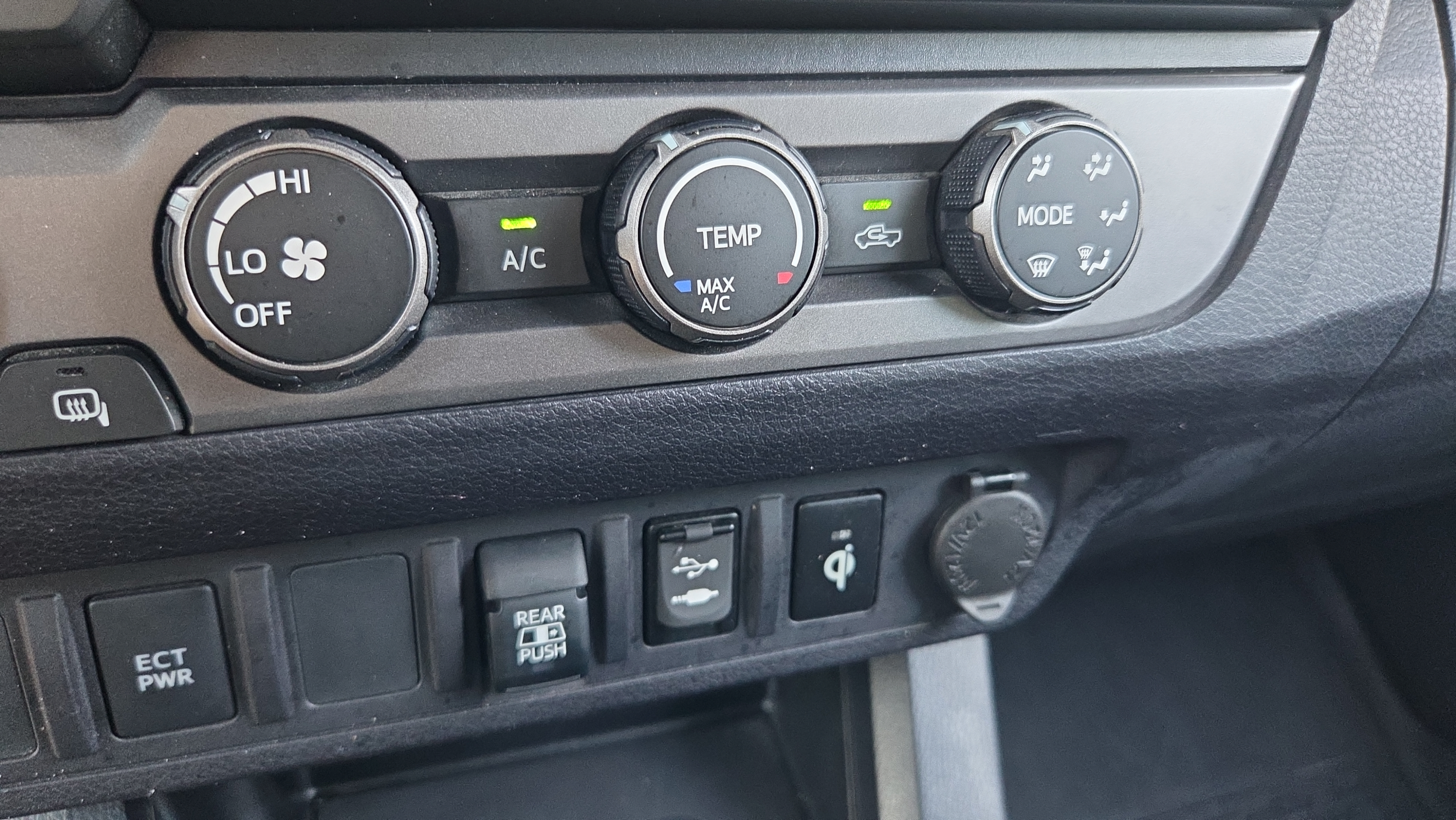 Used 2019 Toyota Tacoma TRD Off-Road AWD/4WD image 20