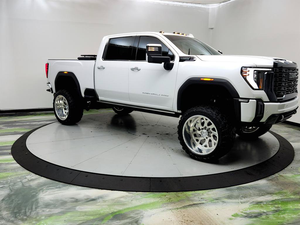 Used 2024 GMC Sierra 2500 Denali Ultimate AWD/4WD image 3