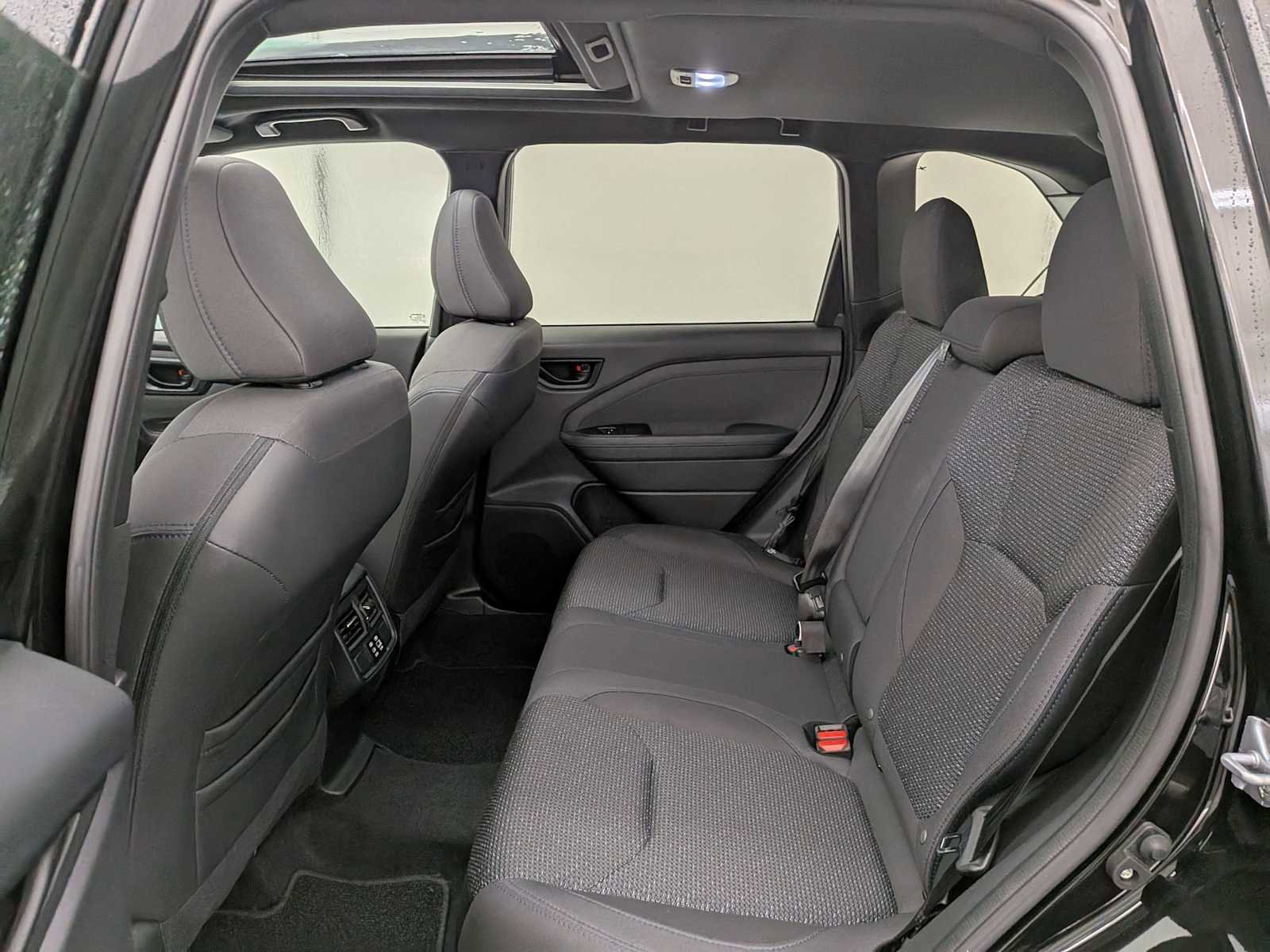 Used 2025 Subaru Forester Premium w/ Convenience Package #2 image 21
