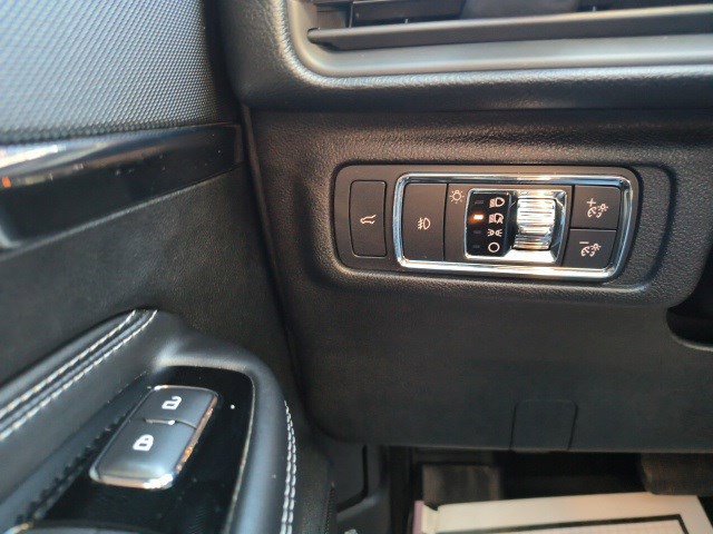 Used 2021 Lincoln Corsair Reserve image 22