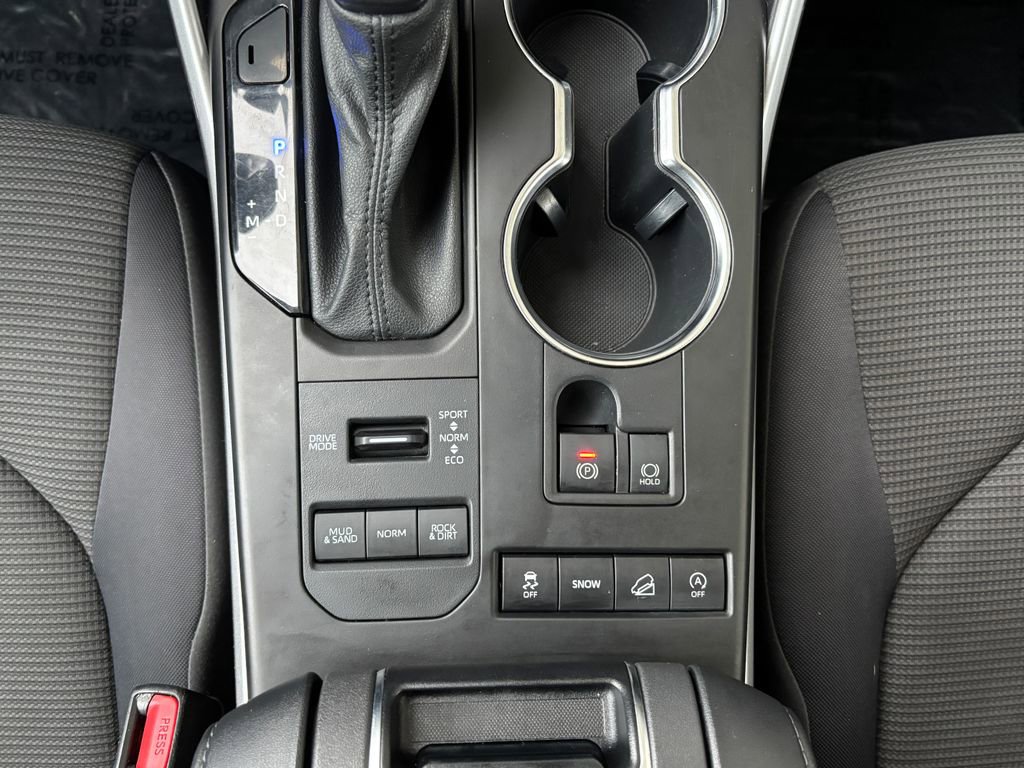 Used 2022 Toyota Highlander LE image 17